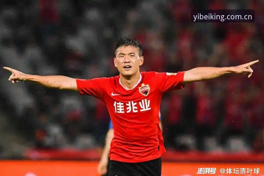 **赛前20分钟还在抢圈，西班牙队却突然全体冲进健身房——这场训练课的转折，比任何比赛的戏剧性都来得突然。**